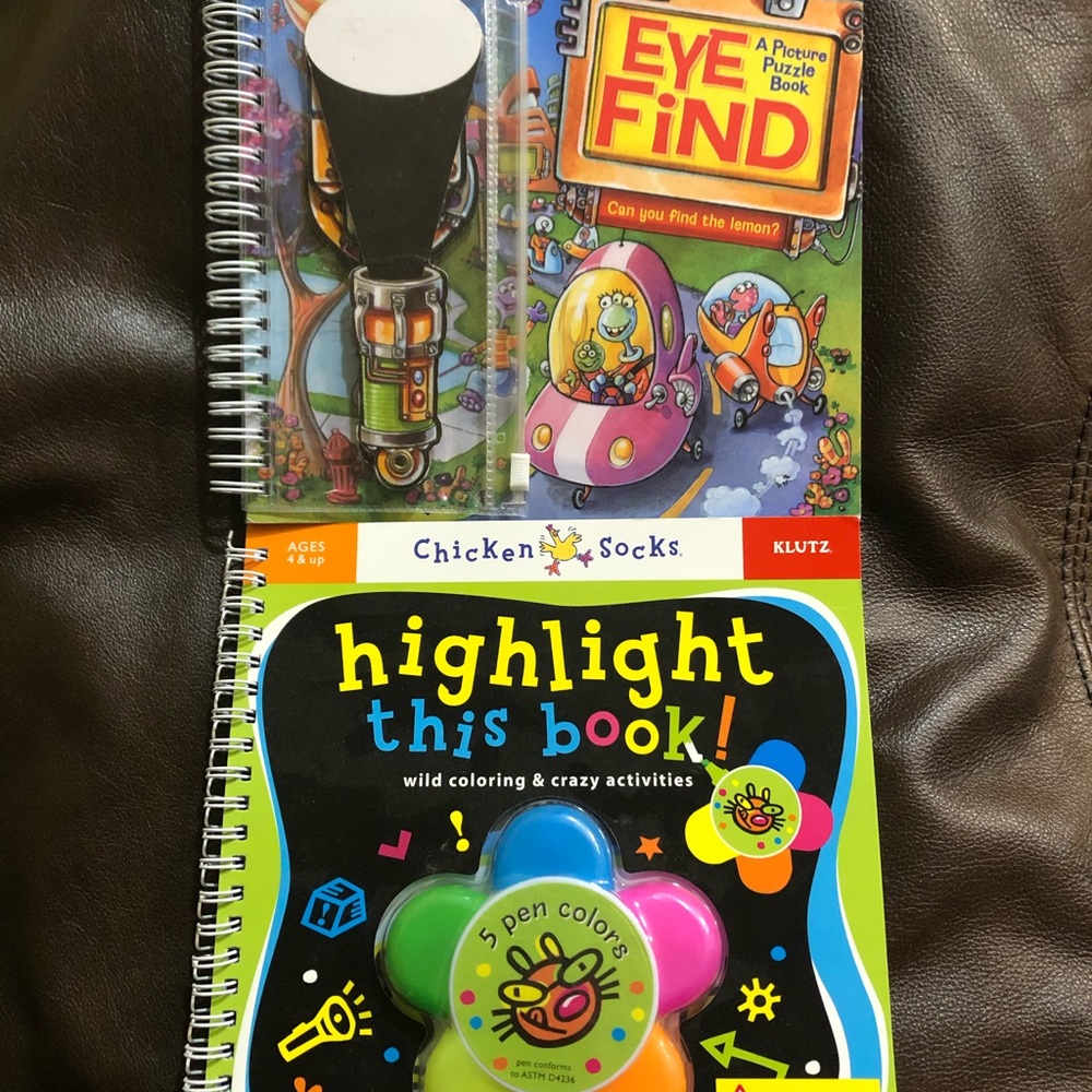 Set of 2 ~ Klutz ~ Eye Find & Highlight This Book!